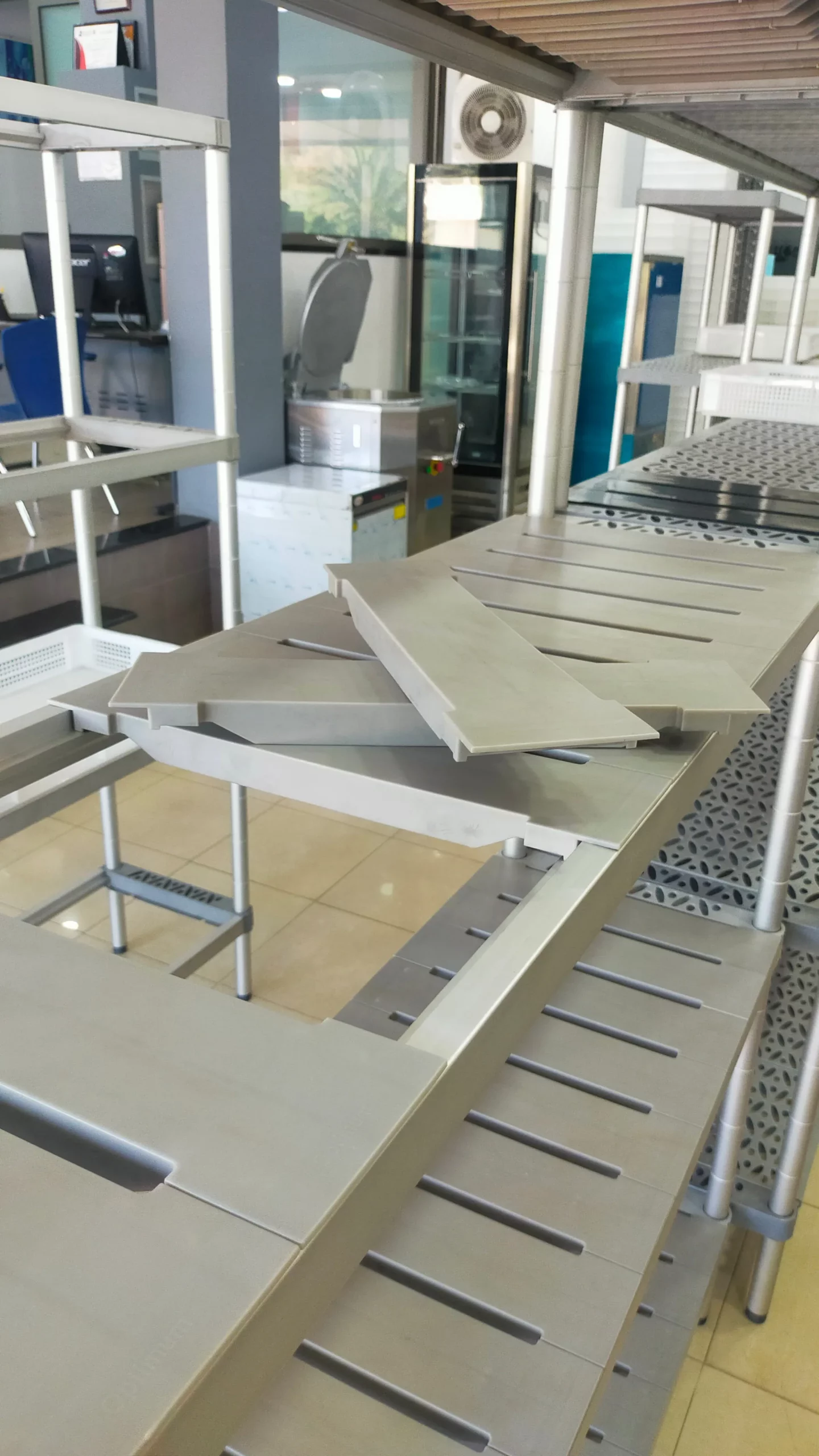 Rayonnage aluminium plastique amovible alimentaire stent algerie kouba 5 1 scaled