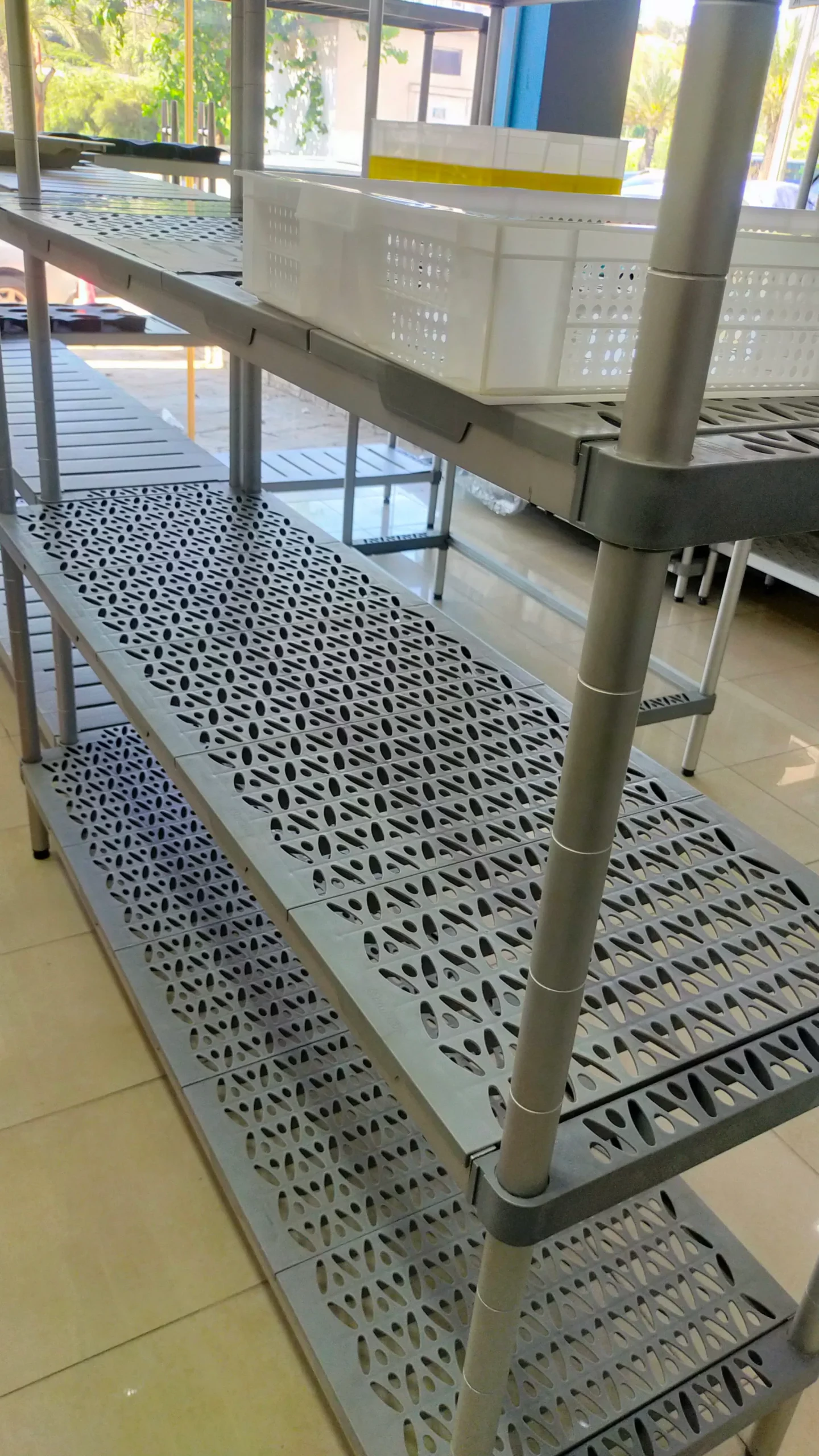 Rayonnage aluminium plastique amovible alimentaire stent algerie kouba 6 1 scaled